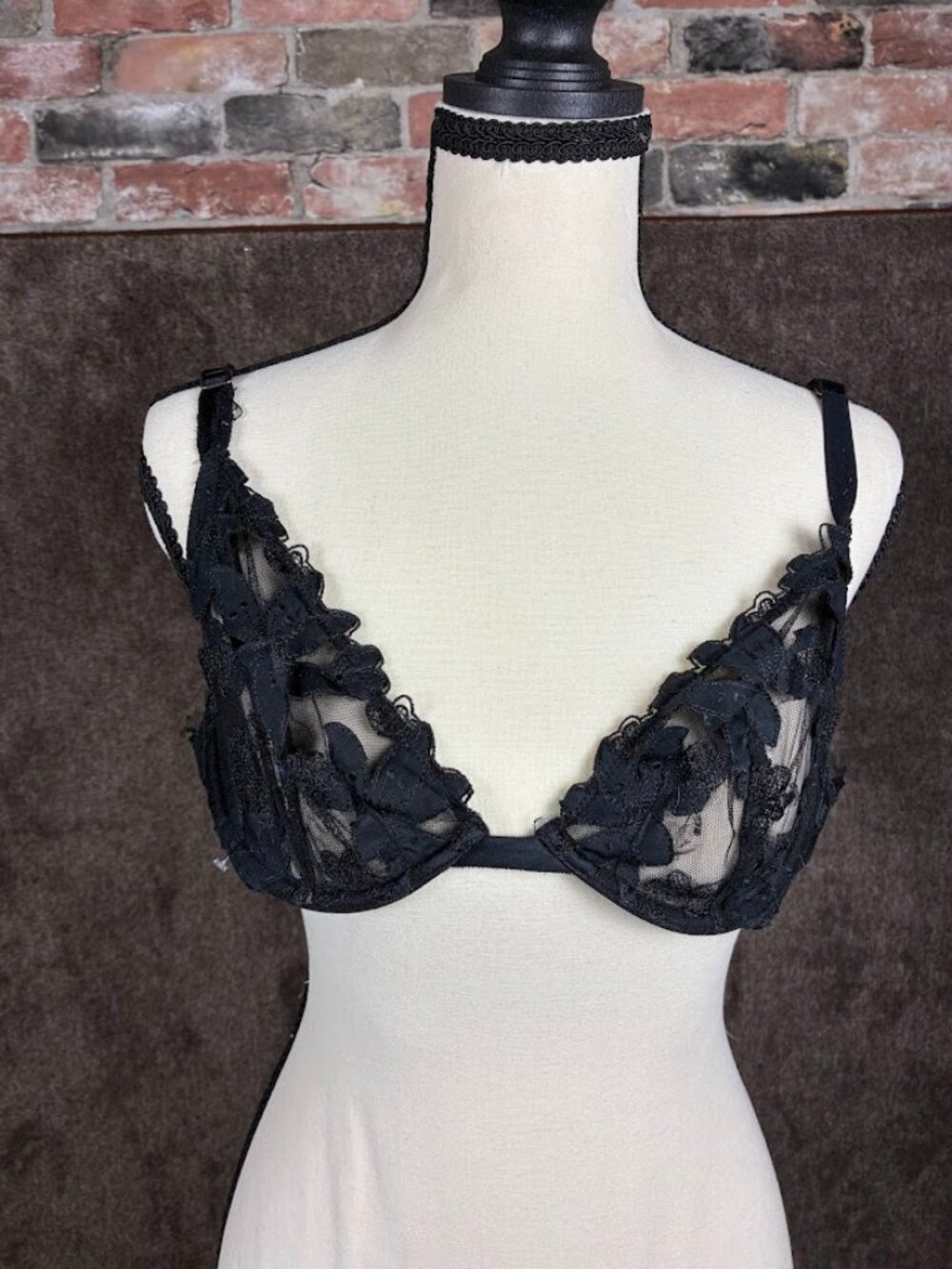 Victoria's Secret Black floral Lace Very Sexy Bralette Size 36C
